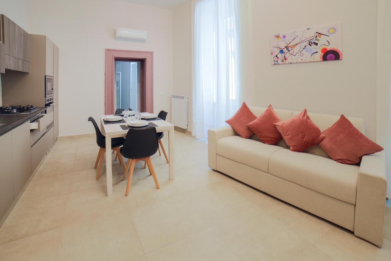 Dimora Museo Apartment เนเปิลส์ ภายนอก รูปภาพ