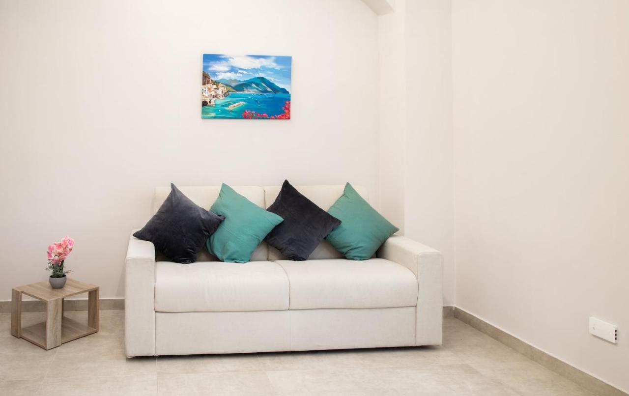 Dimora Museo Apartment เนเปิลส์ ภายนอก รูปภาพ
