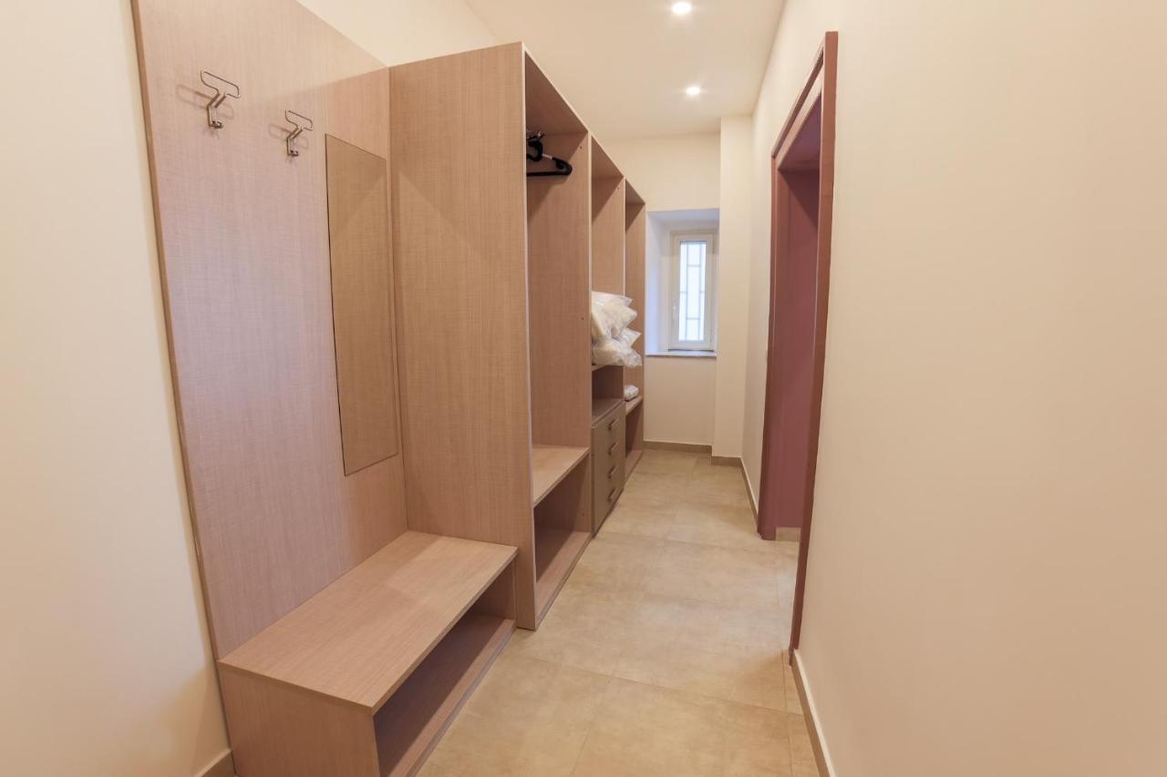 Dimora Museo Apartment เนเปิลส์ ภายนอก รูปภาพ
